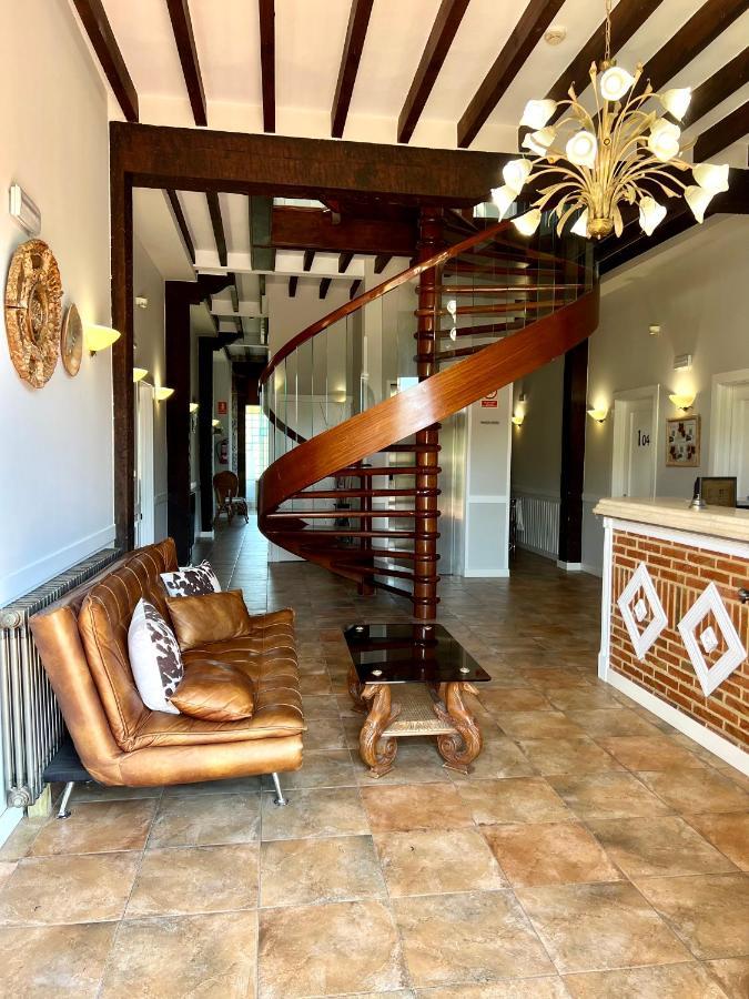 Hotel Villa Maria Revilla De Camargo Luaran gambar