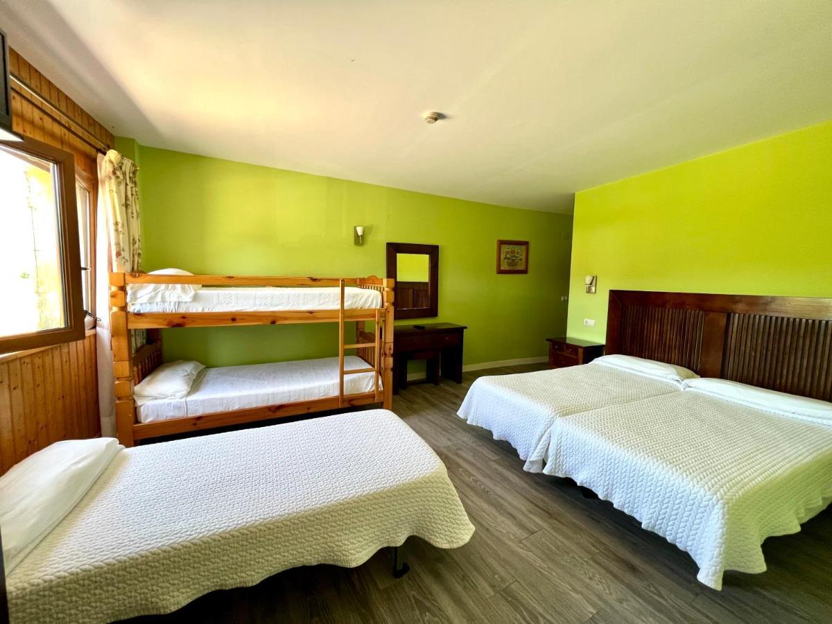 Hotel Villa Maria Revilla De Camargo Luaran gambar