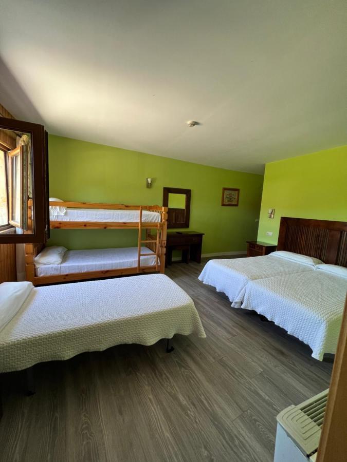 Hotel Villa Maria Revilla De Camargo Luaran gambar