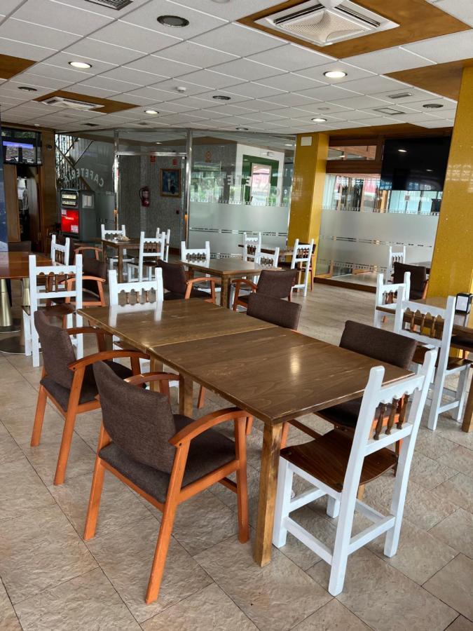 Hotel Villa Maria Revilla De Camargo Luaran gambar