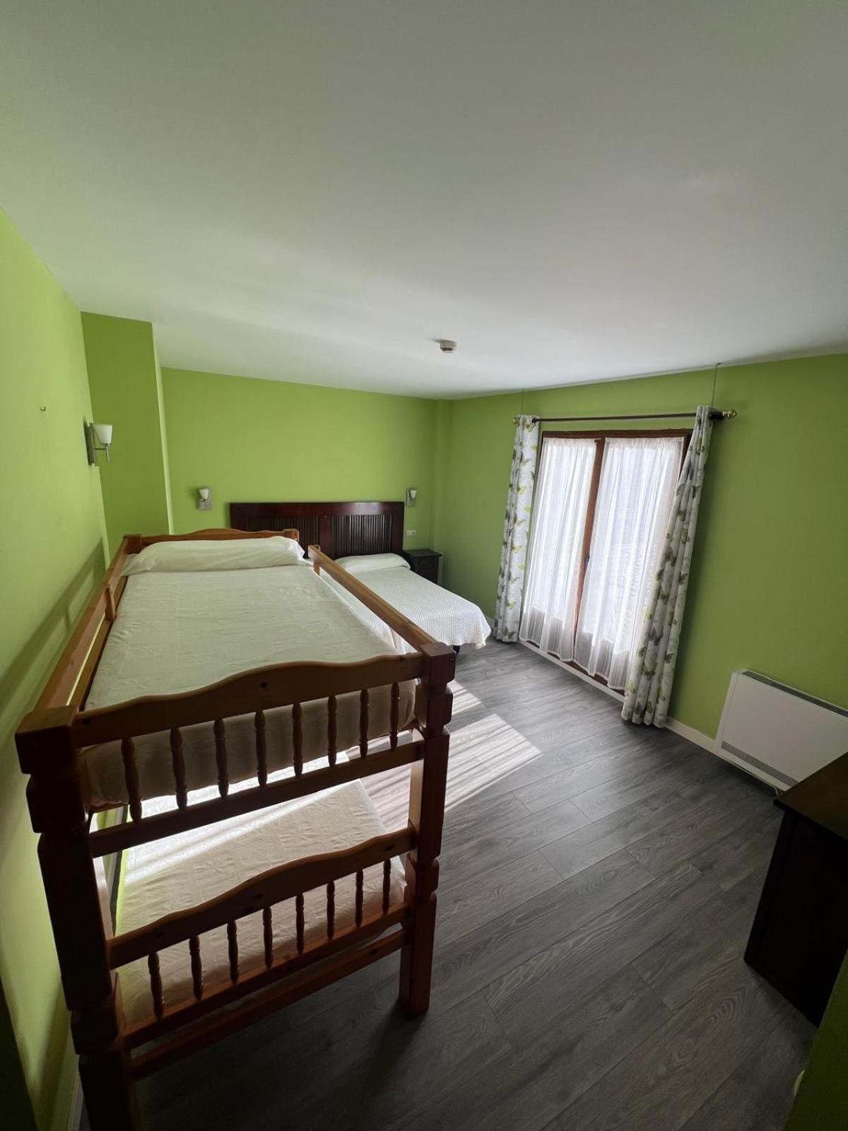 Hotel Villa Maria Revilla De Camargo Luaran gambar