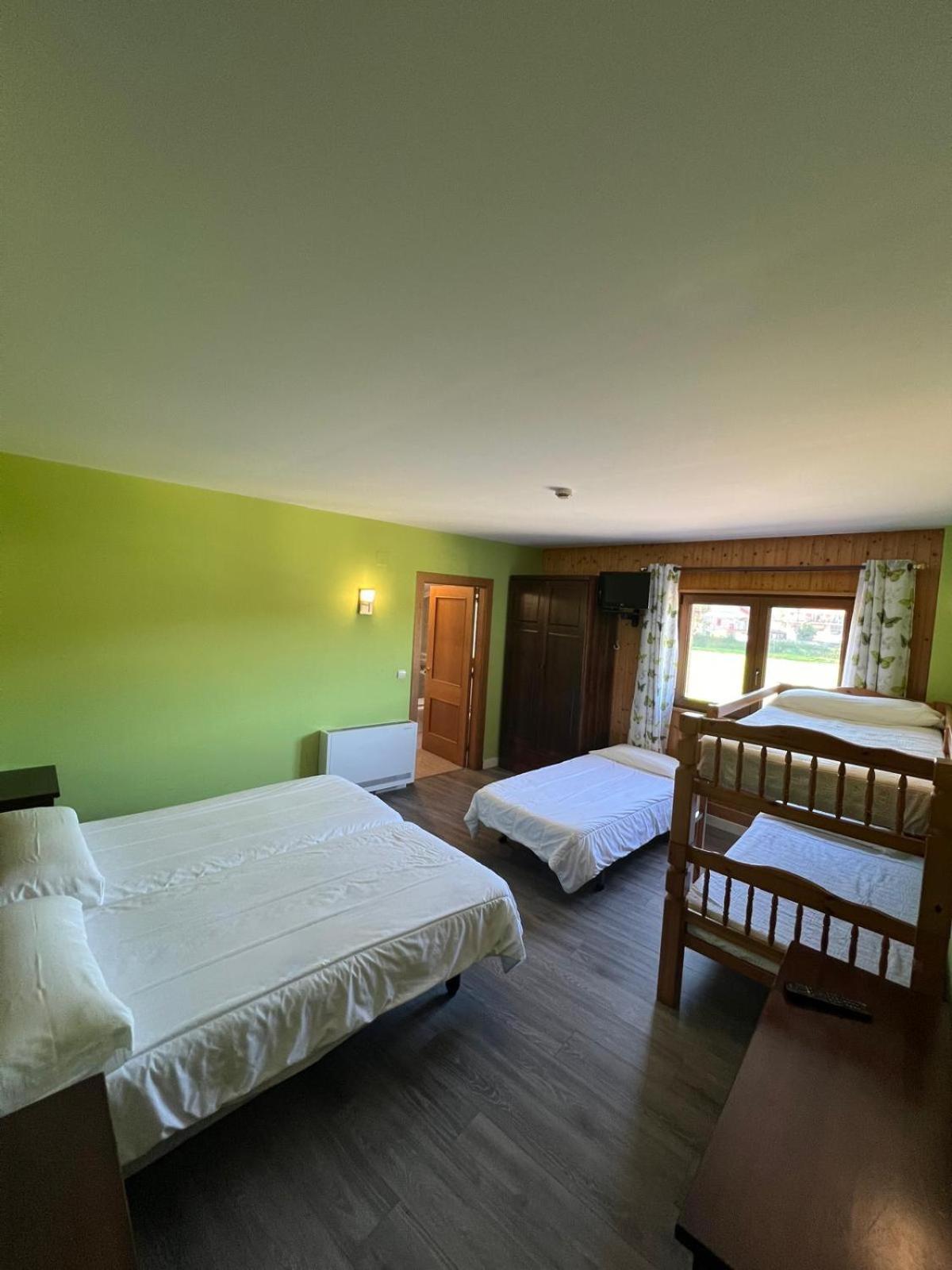 Hotel Villa Maria Revilla De Camargo Luaran gambar