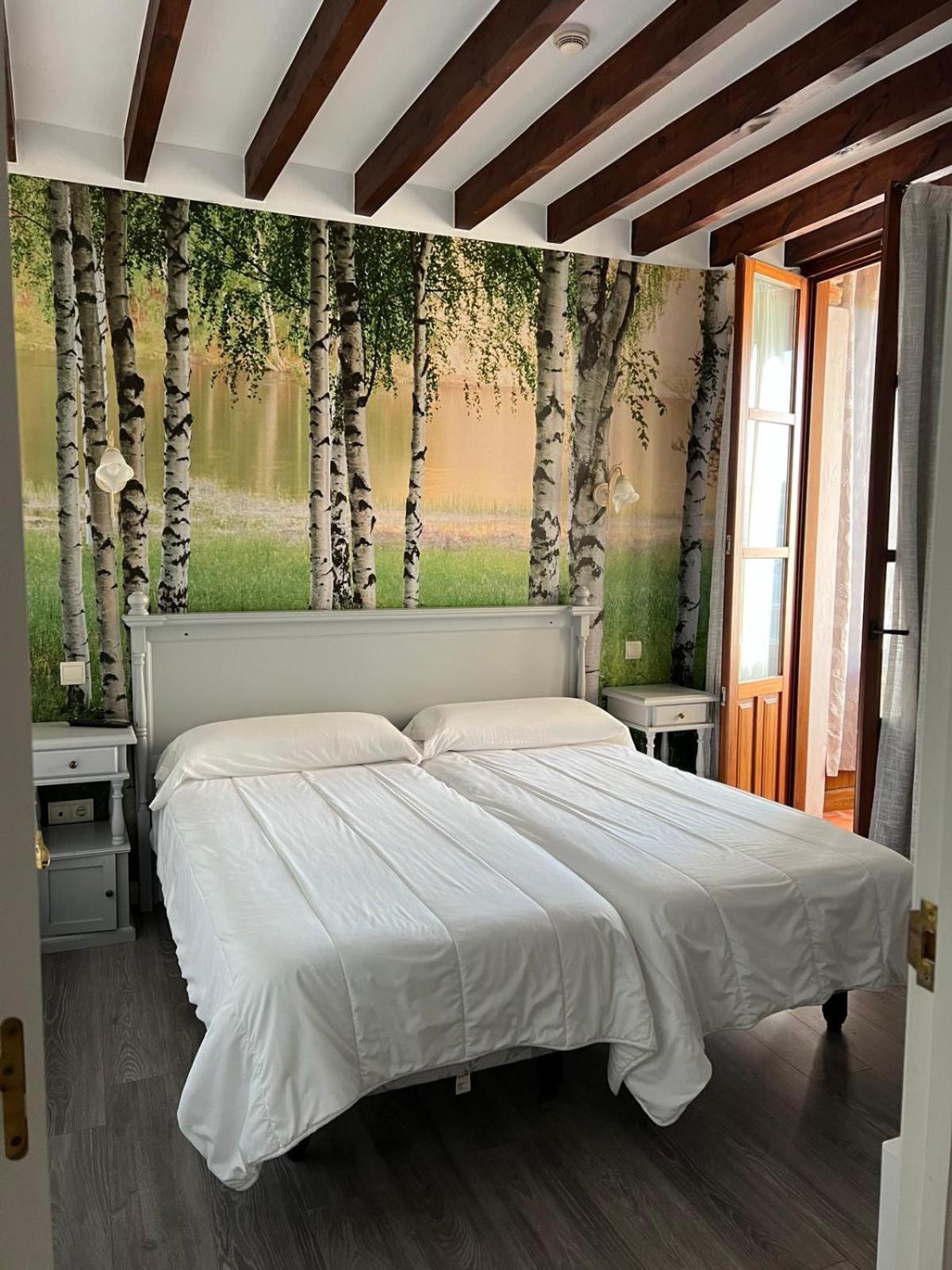 Hotel Villa Maria Revilla De Camargo Luaran gambar