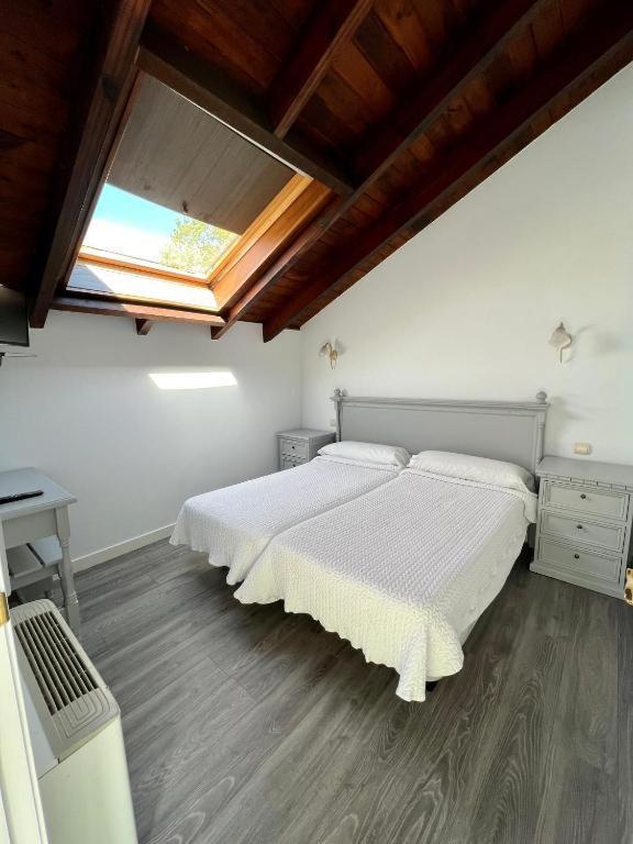 Hotel Villa Maria Revilla De Camargo Luaran gambar